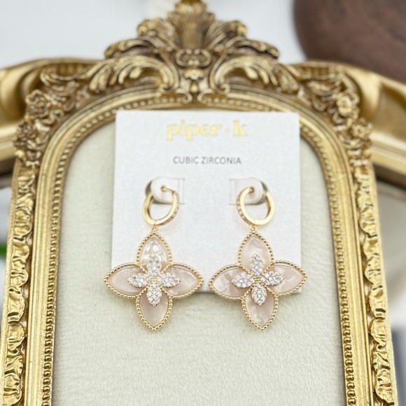 Piper K Cubic Zirconia Flower Drop Earrings 🌸 - Picture 5 of 6